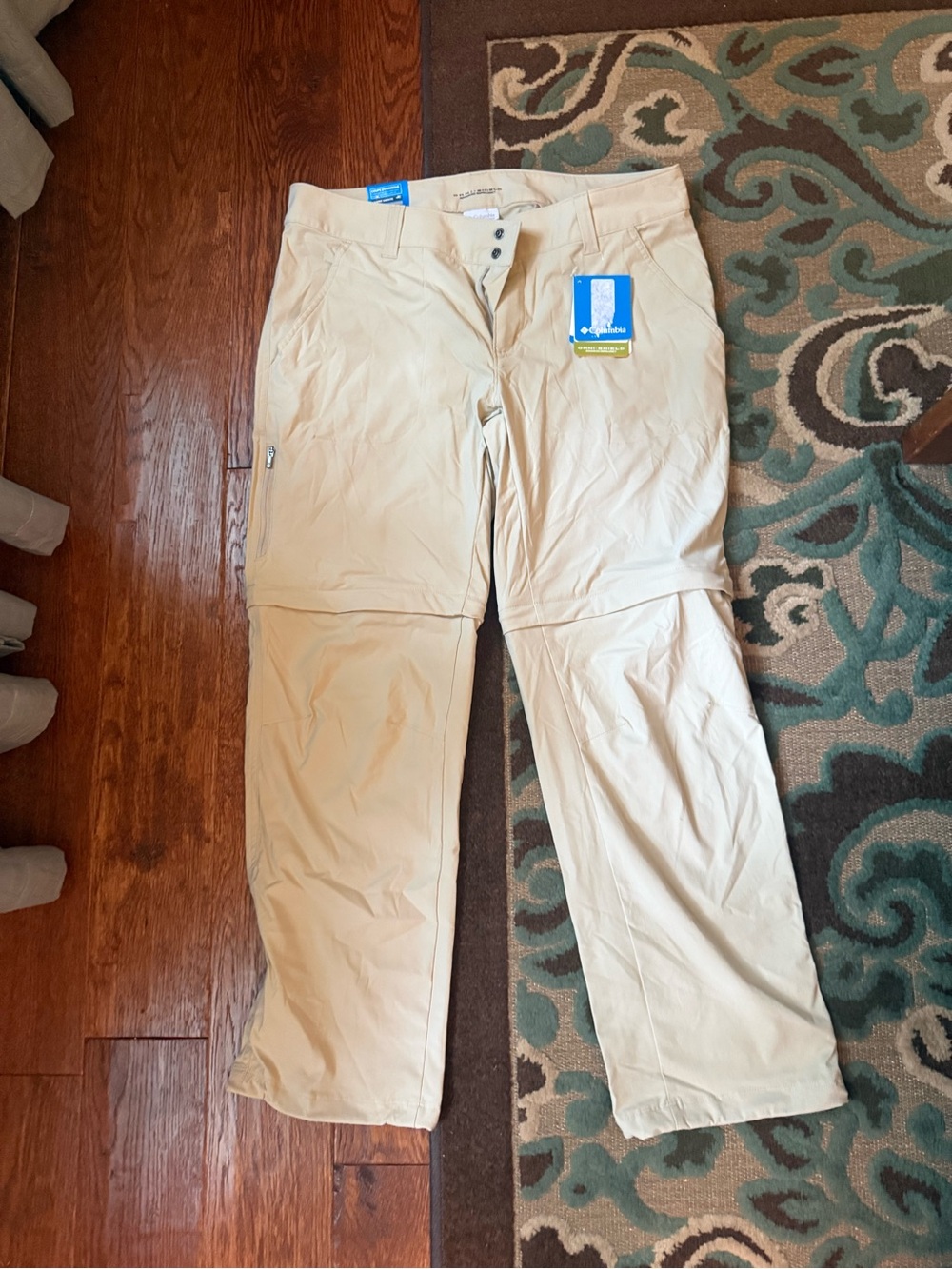 NWT Columbia Tan Active Straight Short-Length Pants